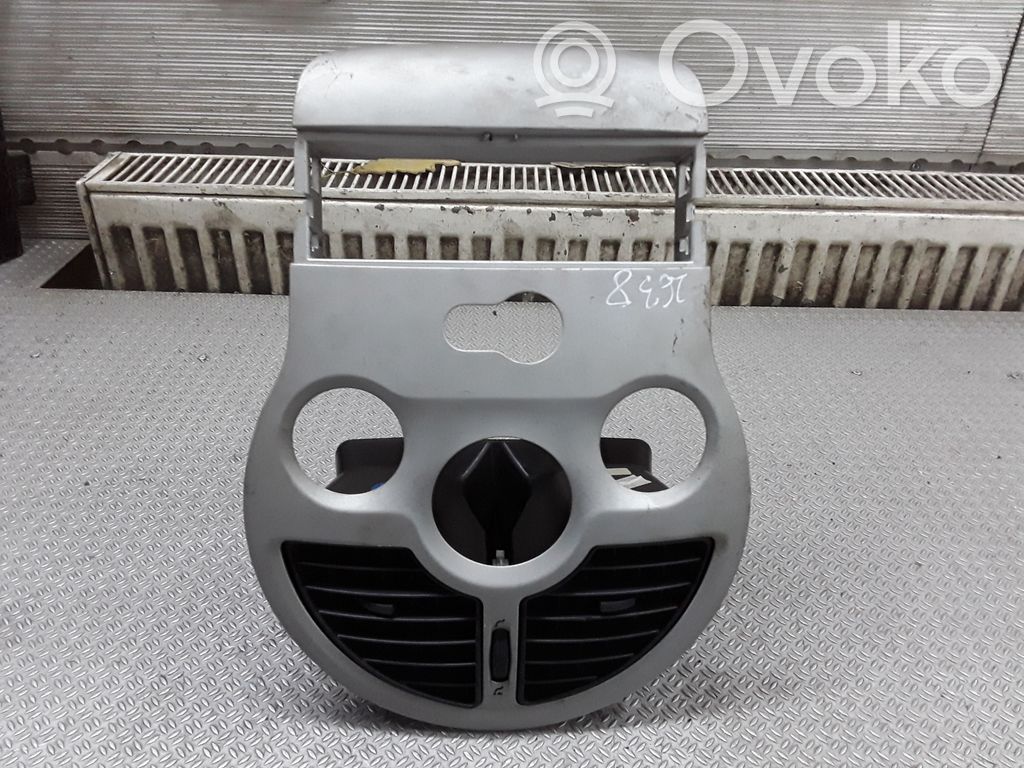 Renault Modus Dysze / Kratki środkowego nawiewu deski rozdzielczej 
