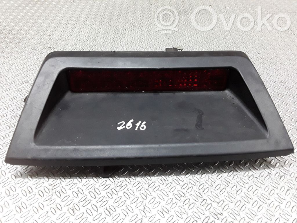 Third/center stoplight   04805845A