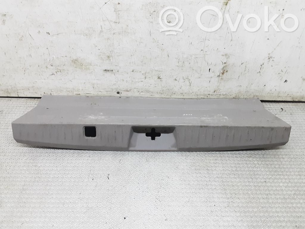 Mitsubishi Grandis Protector del borde del maletero/compartimento de carga