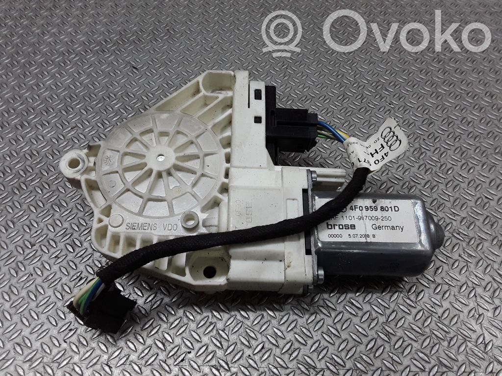 Motor del regulador de la ventanilla de la puerta delantera   4F0959801D