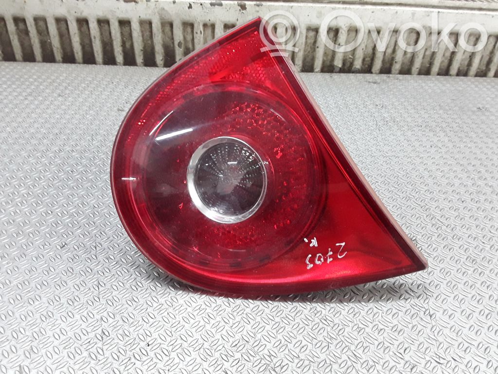 Volkswagen Golf V Lampy tylnej klapy bagażnika 
