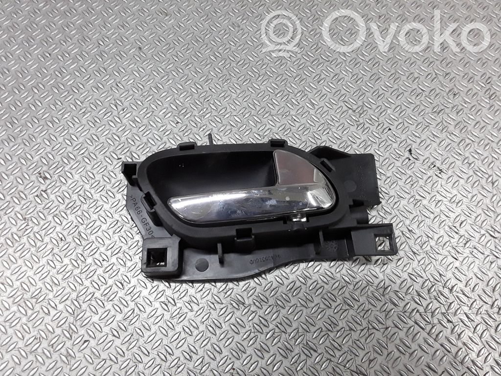 Citroen C4 I Manecilla interna puerta delantera 