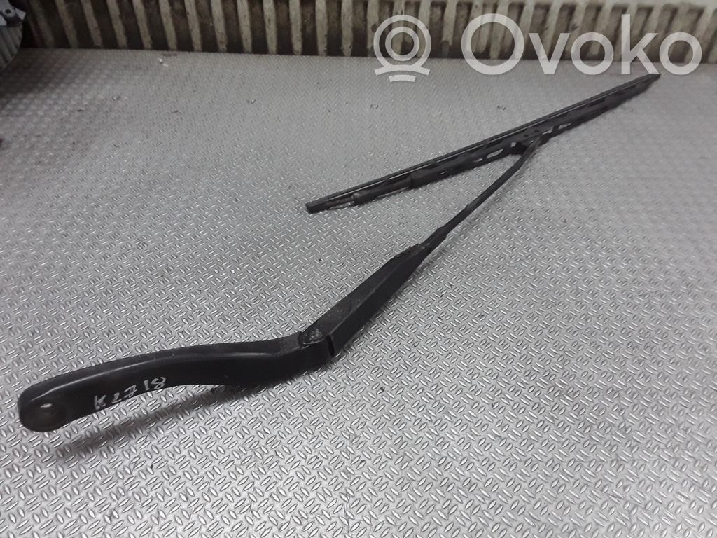 Audi A8 S8 D2 4D Windshield/front glass wiper blade 