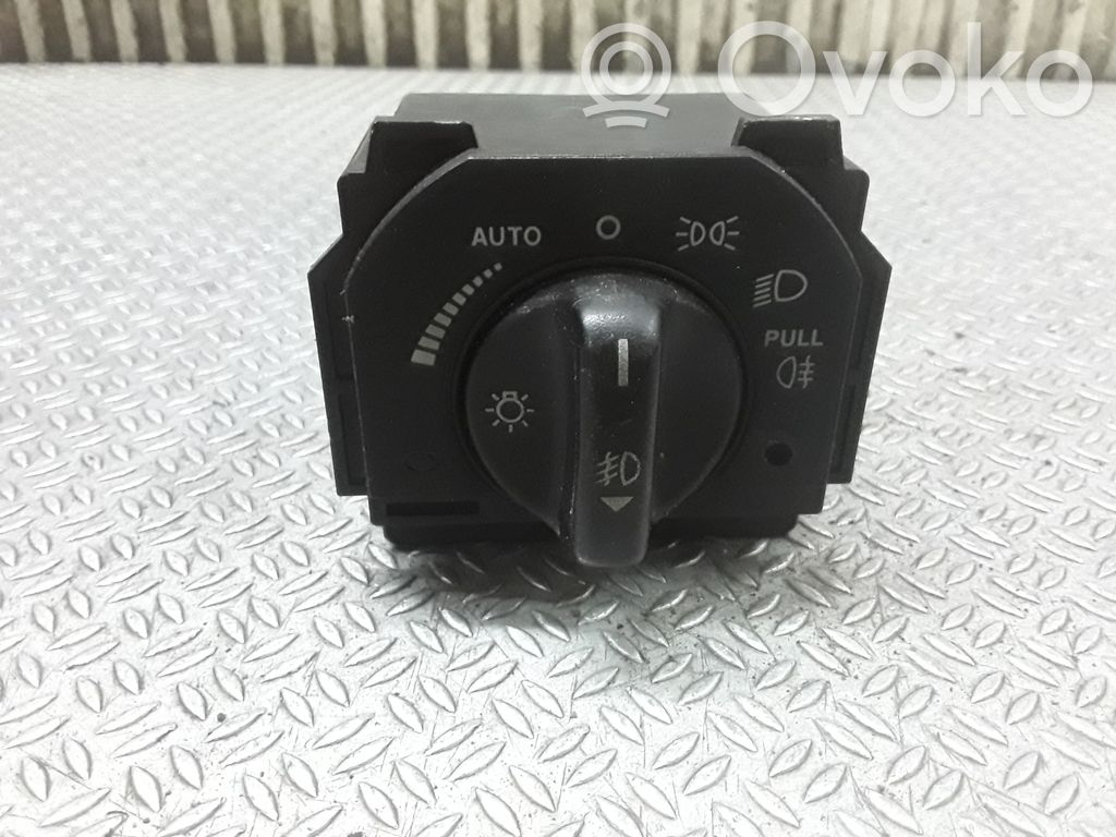 Light switch   XR8311654