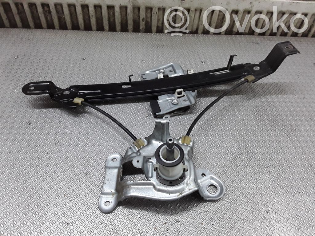 Rear door manual window regulator
