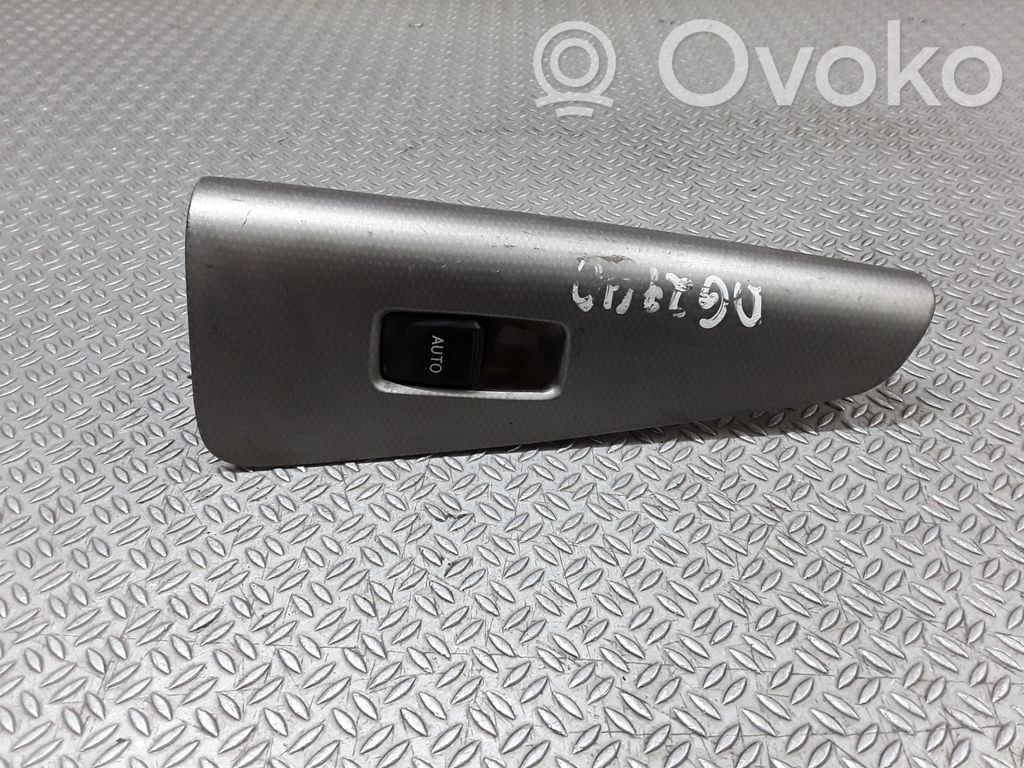 Toyota Corolla Verso E121 Electric window control switch 