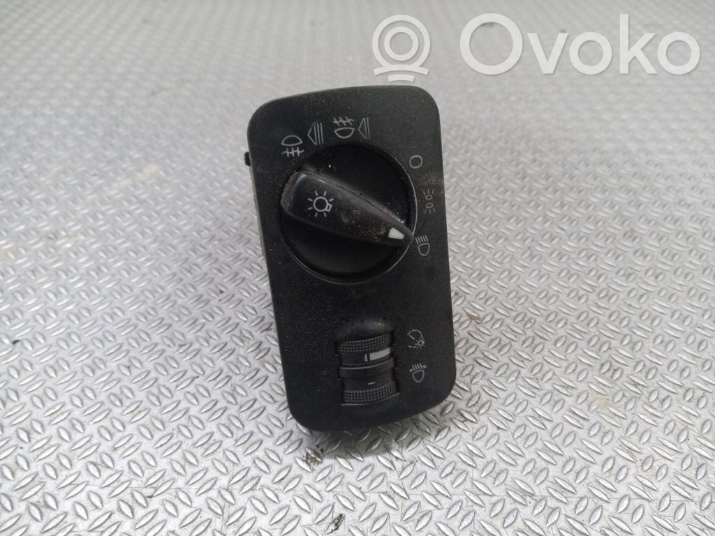 Seat Cordoba (6L) Interruptor de luz 
