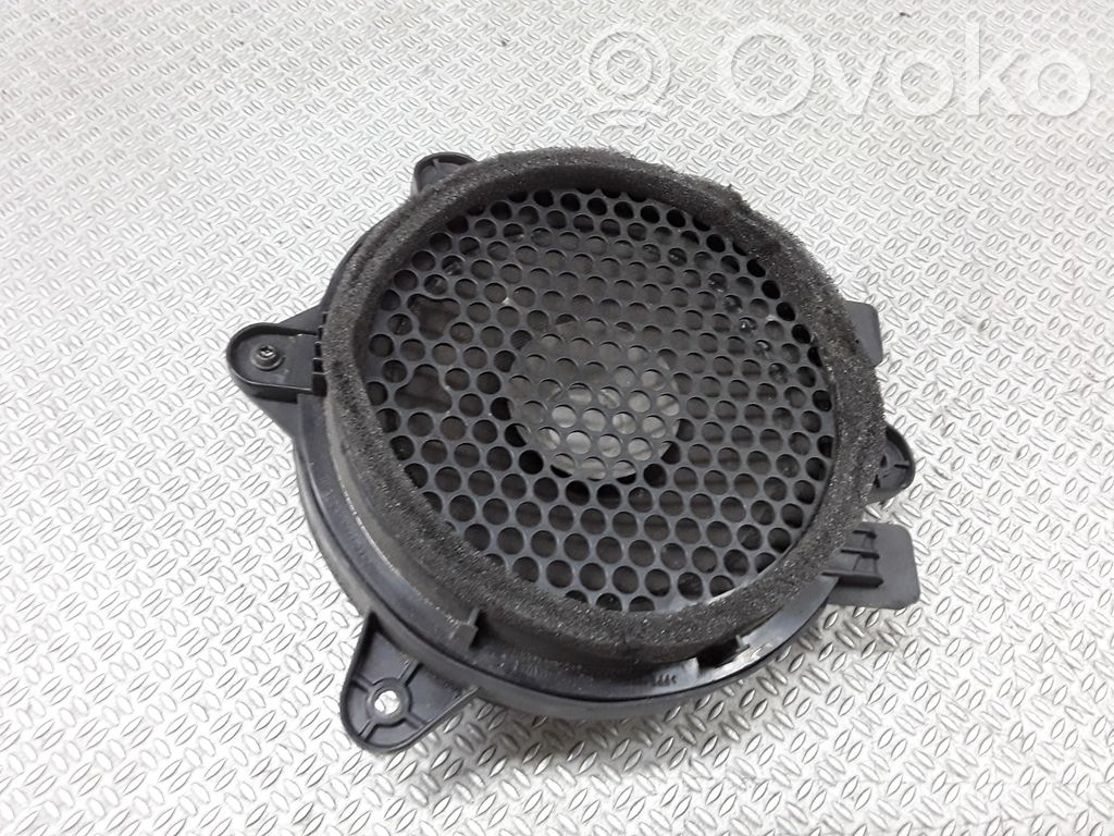 Chrysler Pacifica Front door speaker 