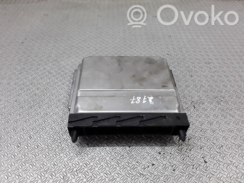 Moottorin ohjainlaite/moduuli   09496667A