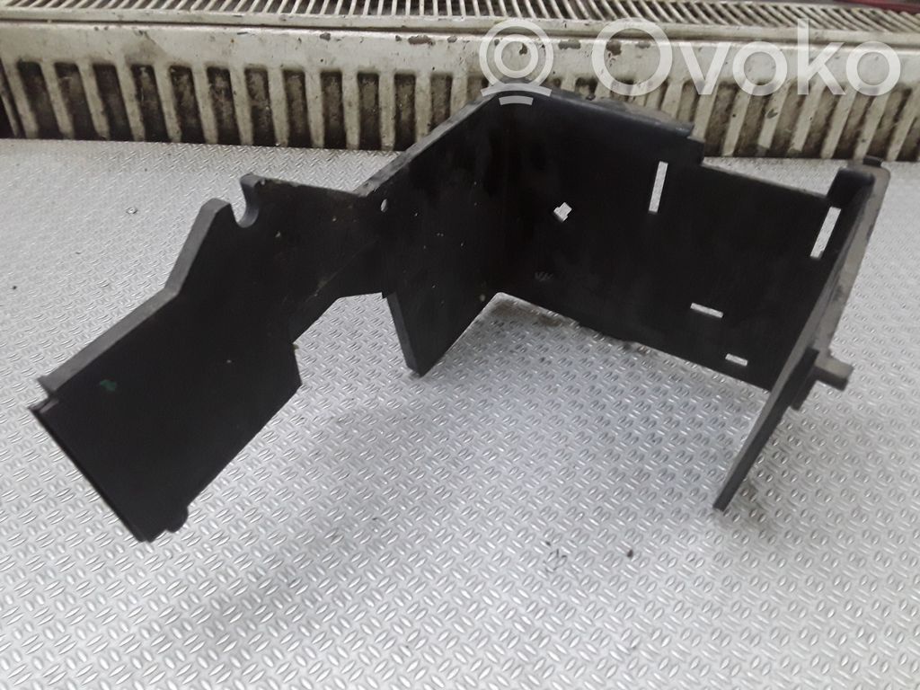 Volvo V50 Akumulatora stiprinājums 