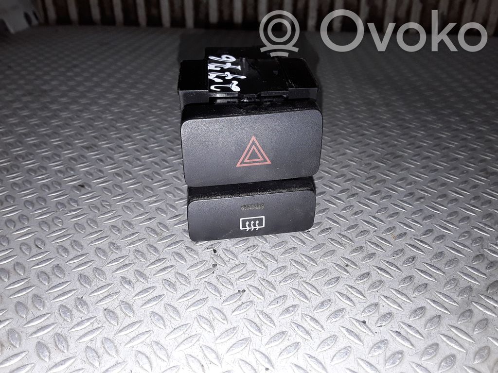 Toyota Corolla Verso E121 Hazard light switch 