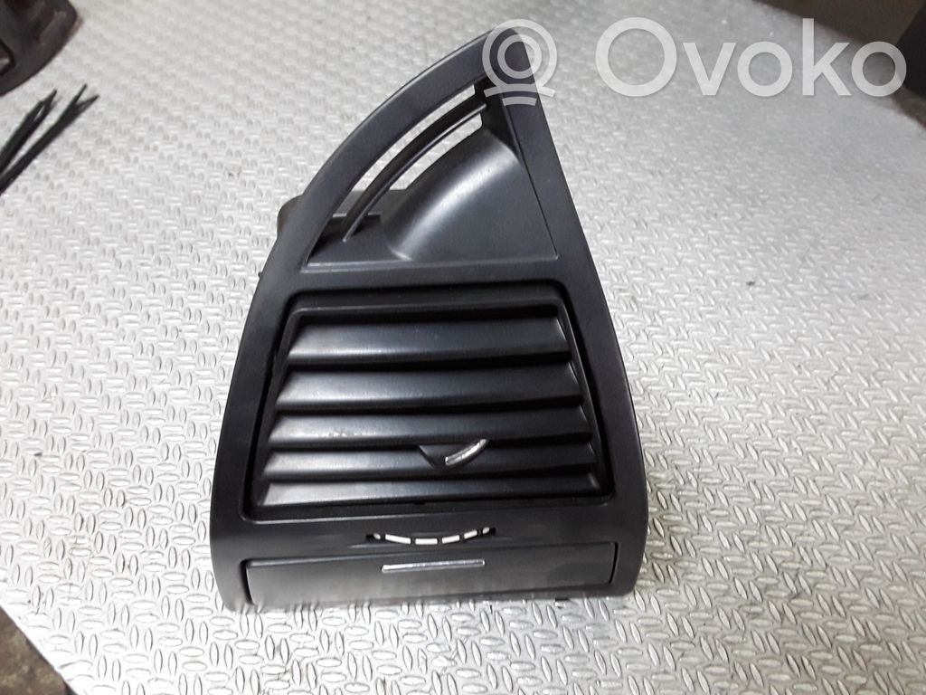 Citroen C4 I Grilă ventilație/ramă laterală bord 