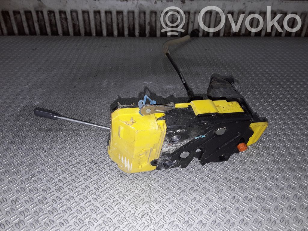 Rear door lock   8650555