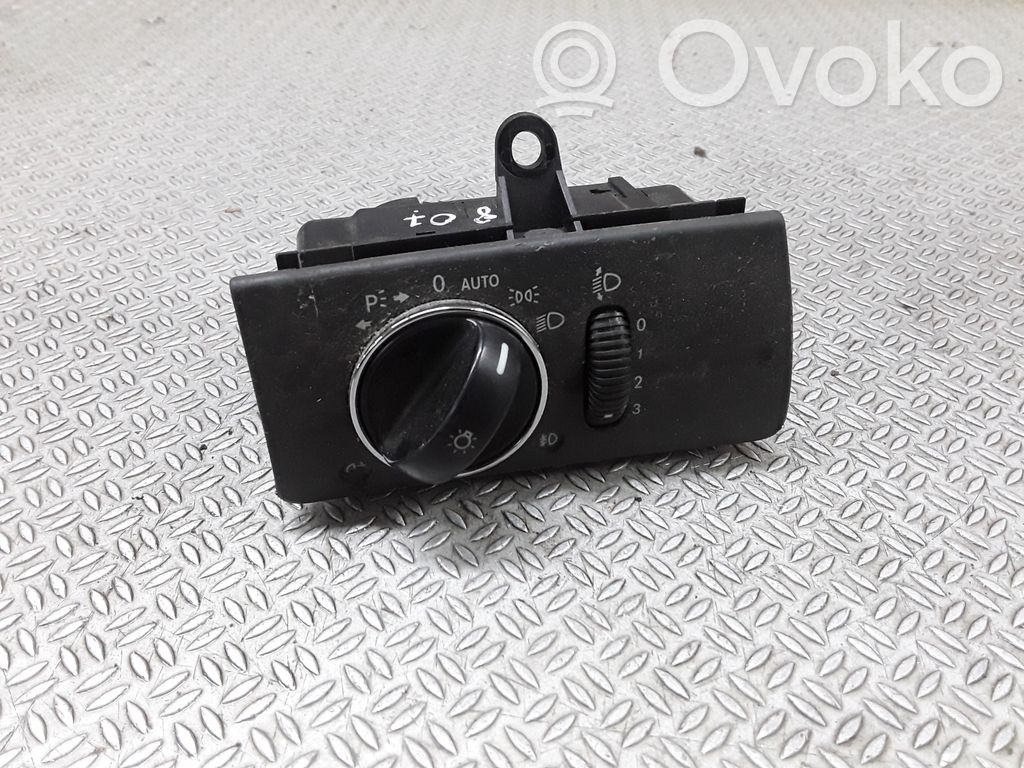 Valokatkaisija   2115450304