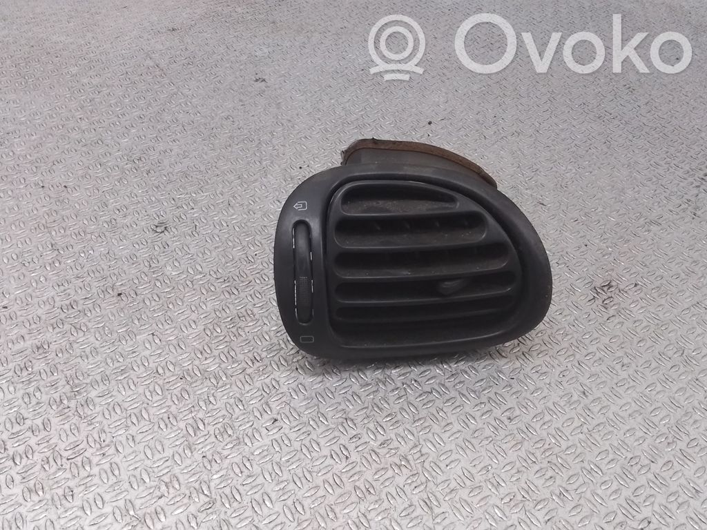 Peugeot 206 Šoninės oro grotelės 