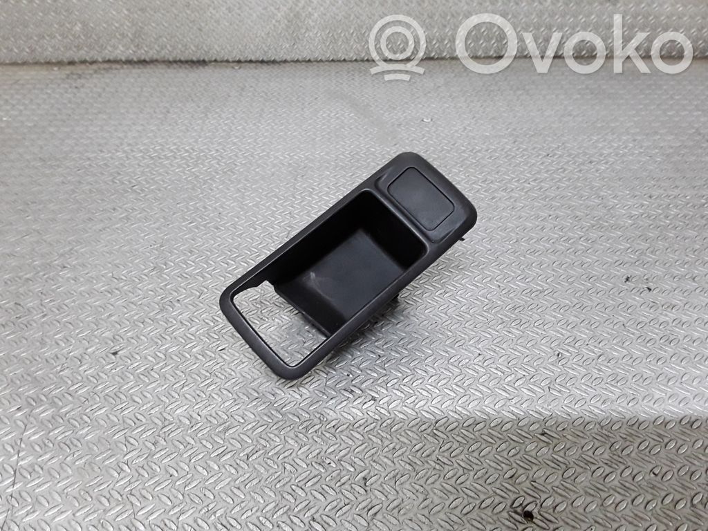 Ford C-MAX I Enjoliveurs poignée intérieure de porte avant 