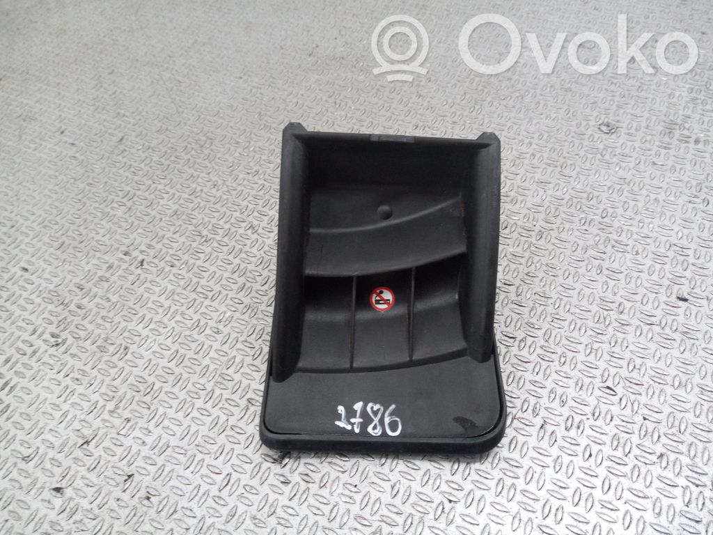Nissan Micra Box/scomparti cruscotto 