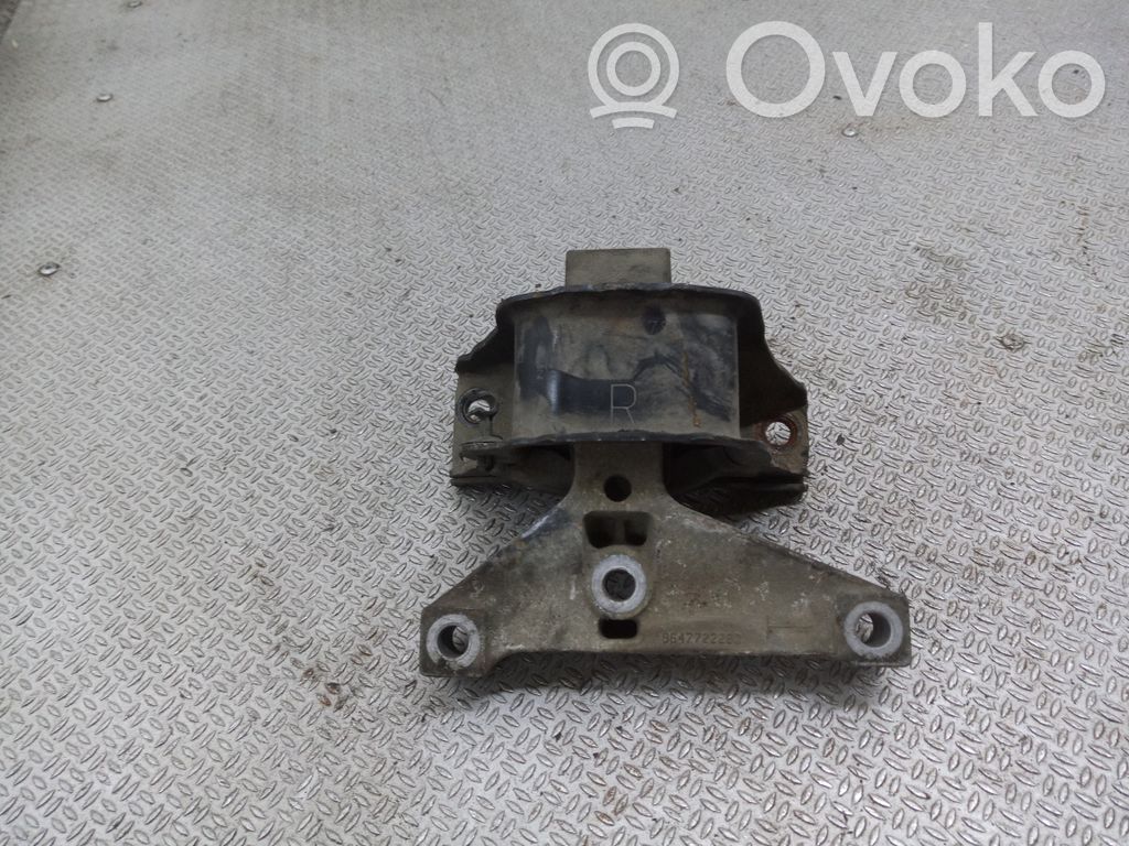 Citroen C3 Engine mount bracket 