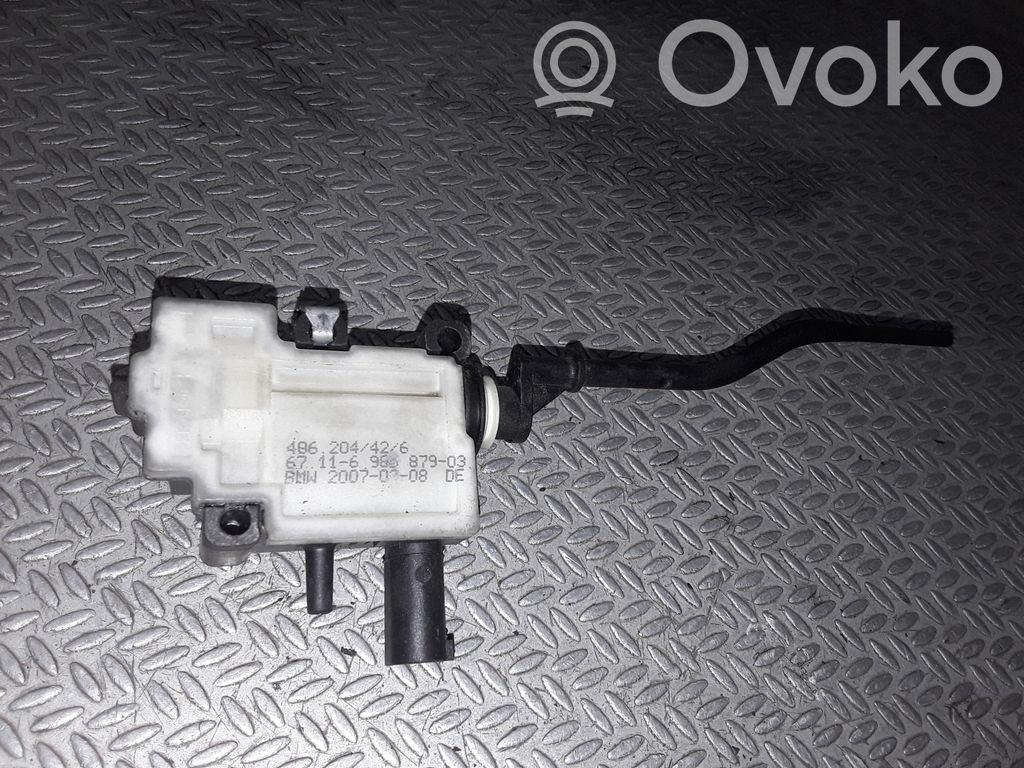 BMW 1 E81 E87 Fuel tank cap lock motor 