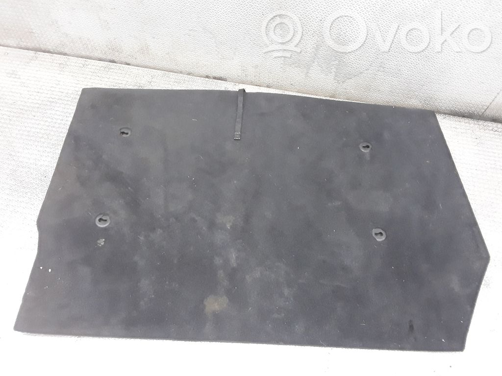BMW 3 E46 Bagažinės grindys 