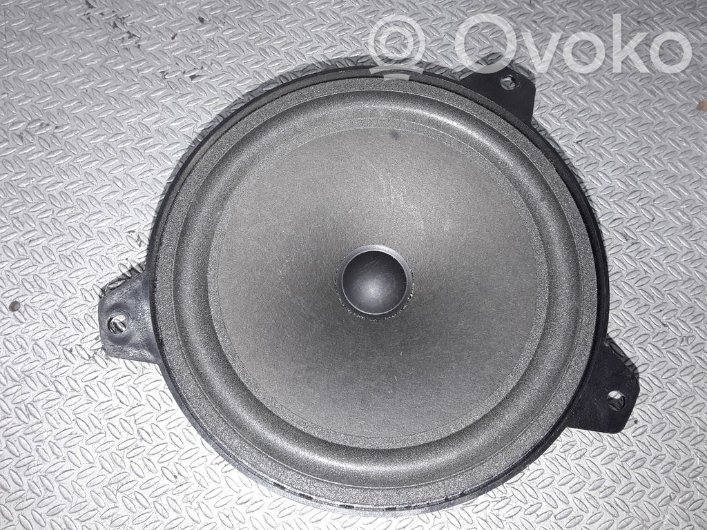 Takaoven kaiutin   8368233