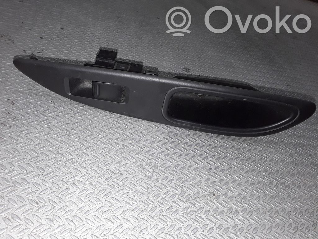 Nissan Primera Electric window control switch 