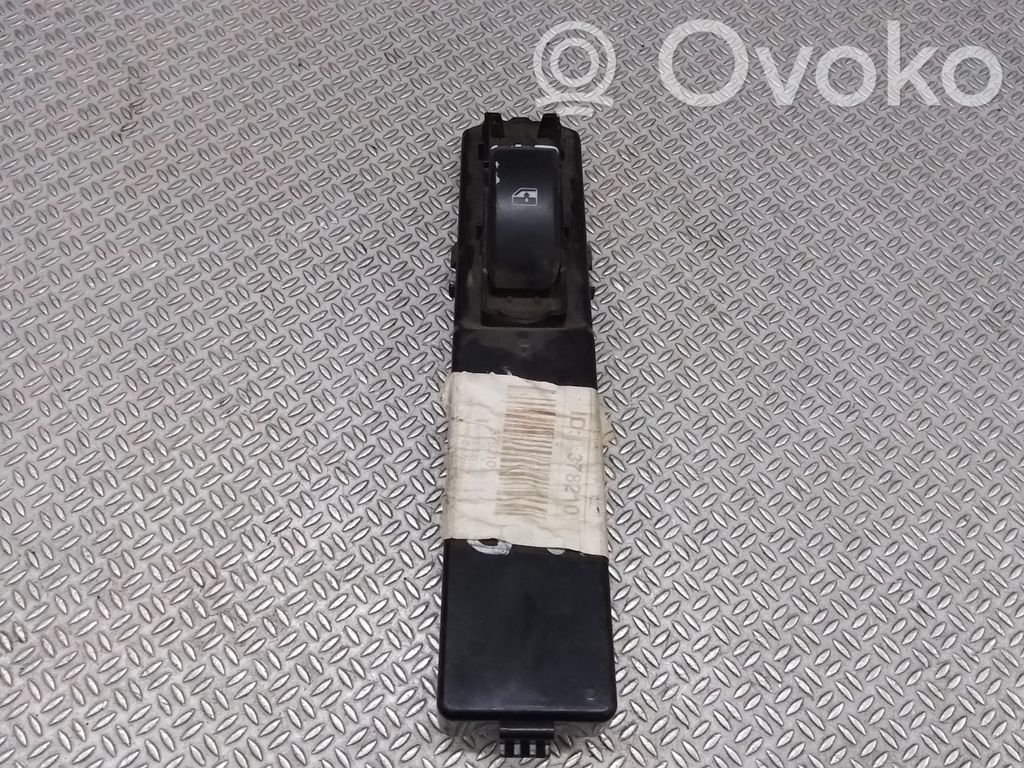 Electric window control switch   12799506