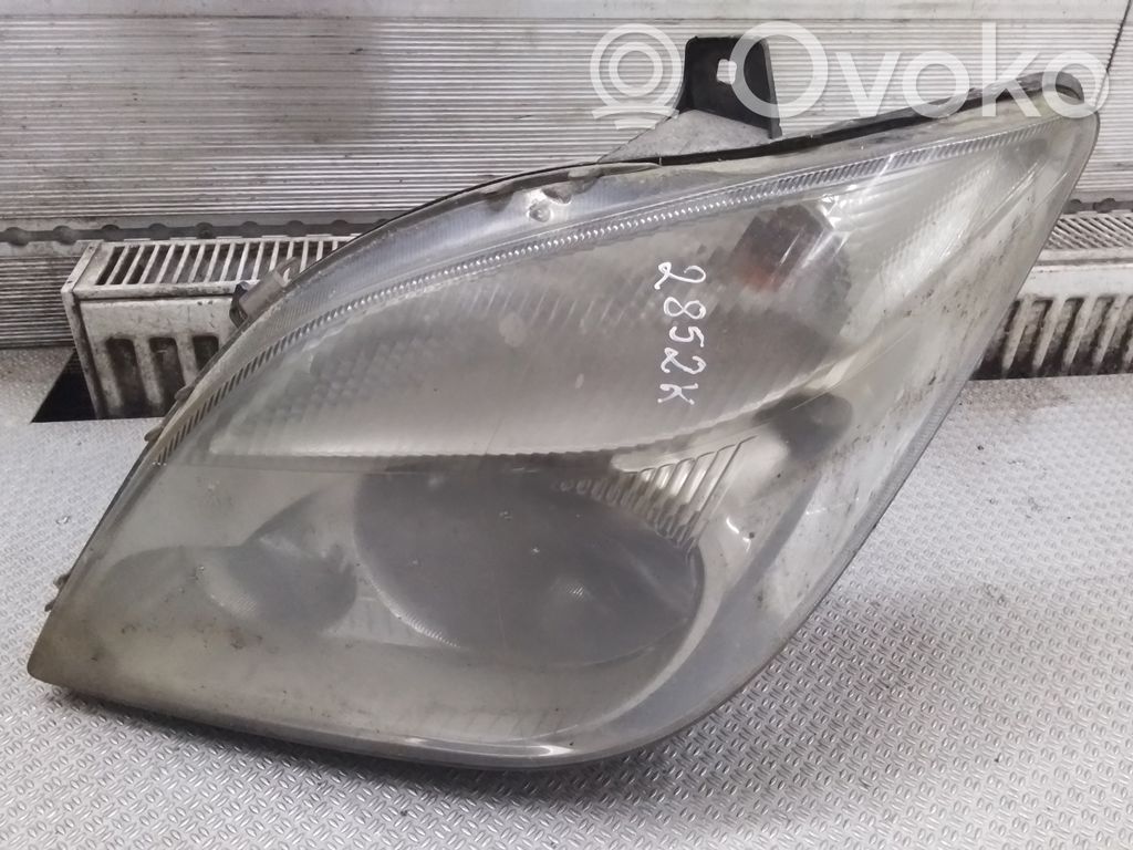 Mercedes-Benz Sprinter W906 Lampa przednia 