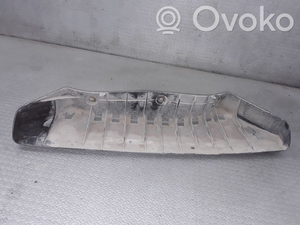 BMW 5 E60 E61 Aizmugurējā bufera montāžas kronšteins 