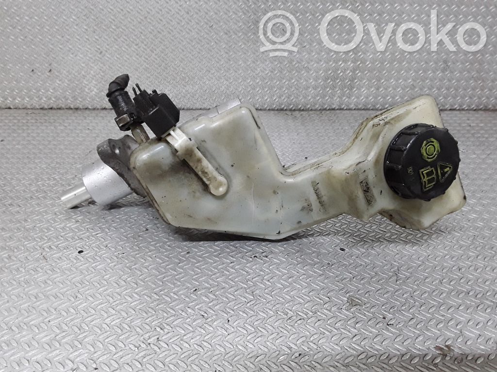Mazda 3 I Master brake cylinder 