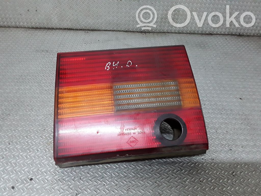 Volkswagen PASSAT B4 Luces portón trasero/de freno 