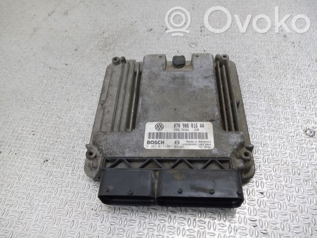 Volkswagen Touareg I Unitate/modul de control motor 