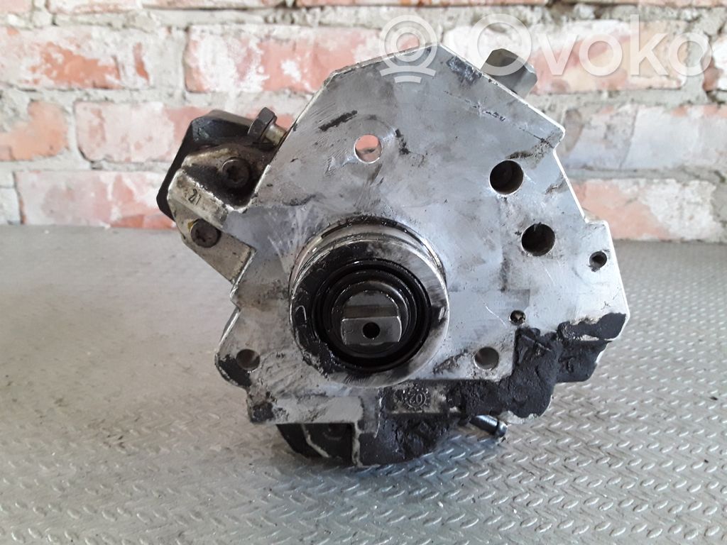 Bomba de alta presión de inyección de combustible   8689590