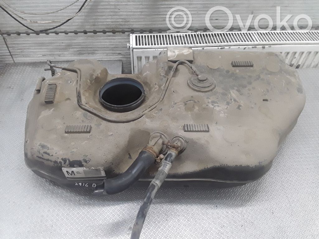 Fuel tank   D65142100