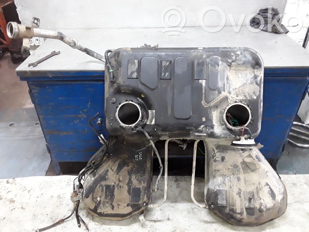 Audi A8 S8 D3 4E Kraftstofftank 