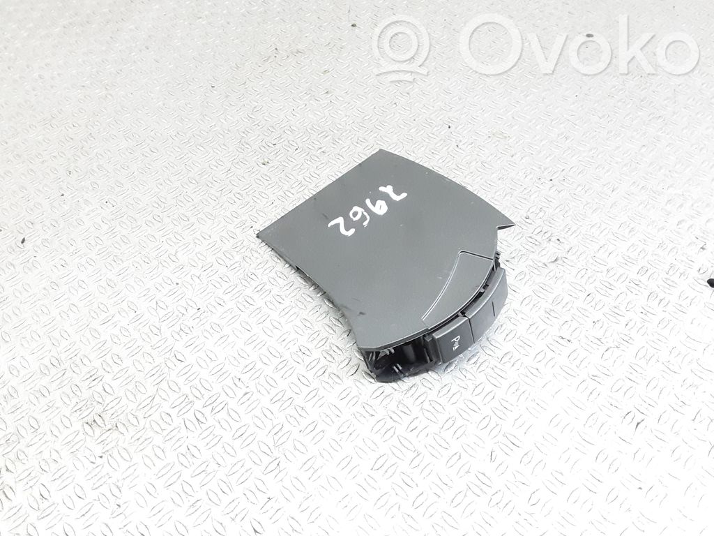 Parking (PDC) sensor switch   3D1959672D