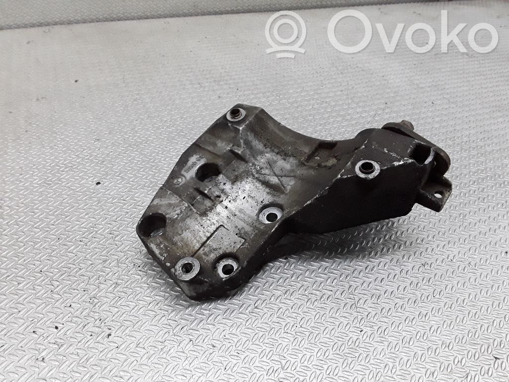 BMW 5 E39 A/C compressor mount bracket 