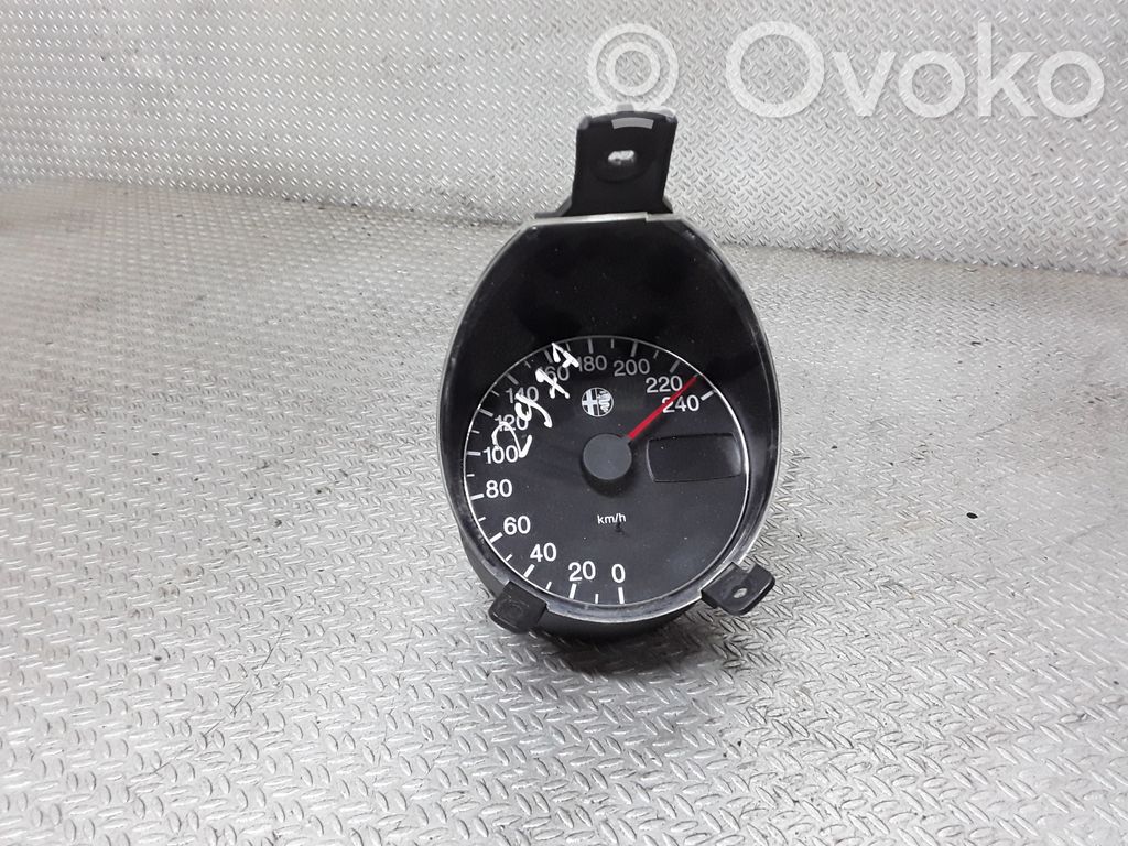 Alfa Romeo 156 Nopeusmittari (mittaristo) 