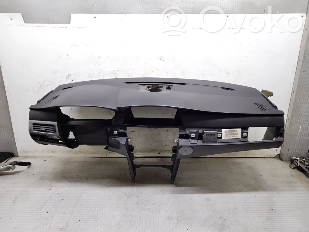 BMW 5 E60 E61 Panelė 