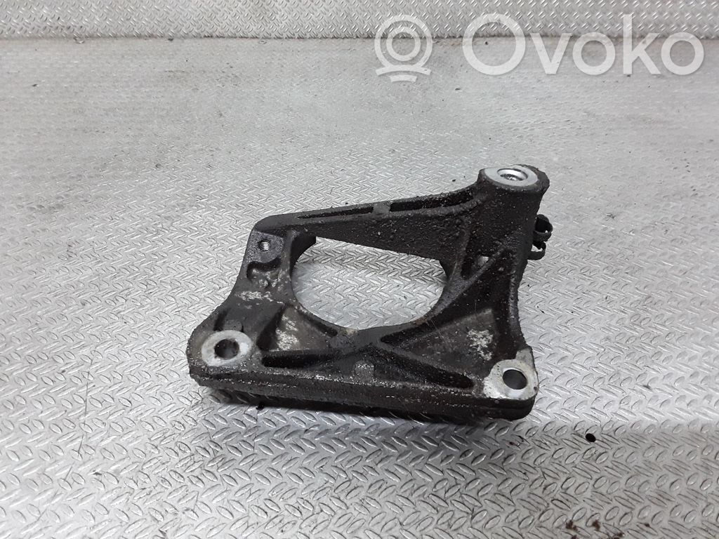 Soporte de montaje del motor (Usadas)   22116761117