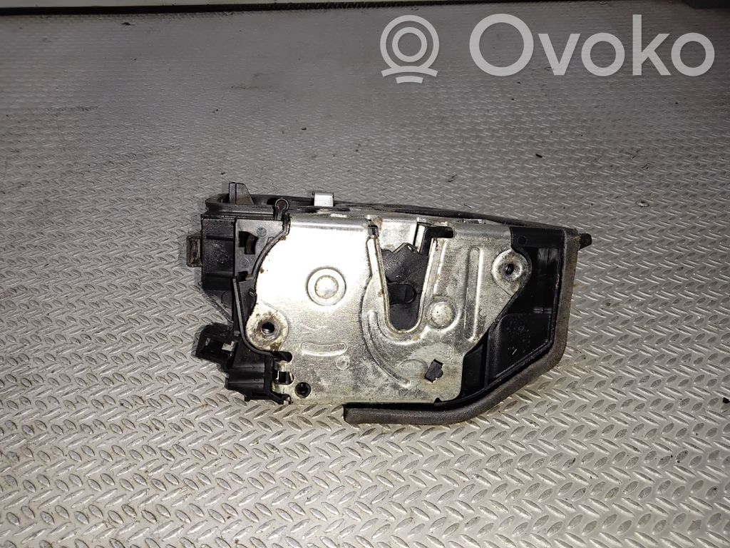BMW 5 E60 E61 Serratura portiera posteriore 