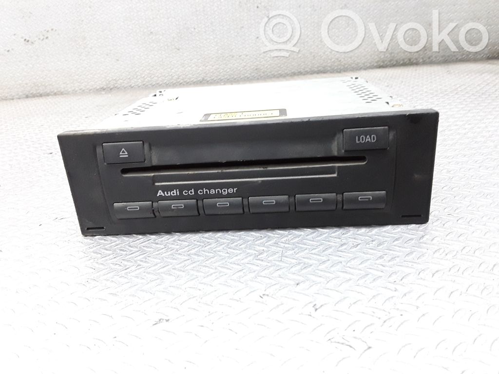 Audi A4 S4 B6 8E 8H CD/DVD changer 