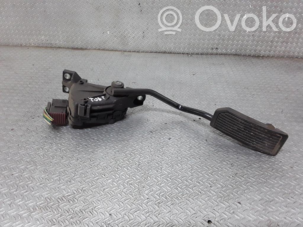 Gaspedal   18002AU410