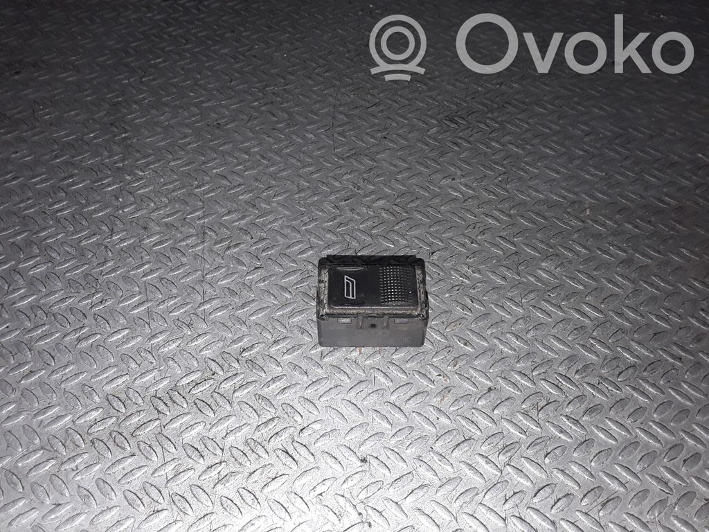 Audi A6 S6 C4 4A Electric window control switch 