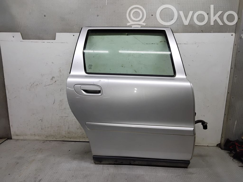 Rear door
