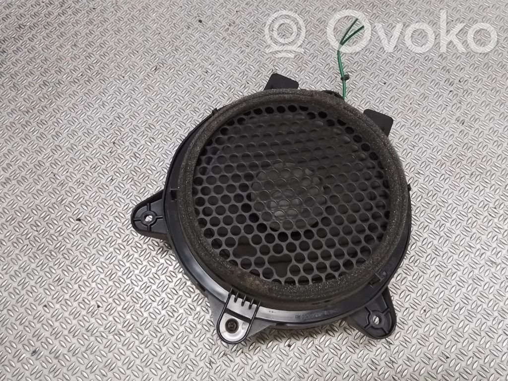 Chrysler Pacifica Rear door speaker 