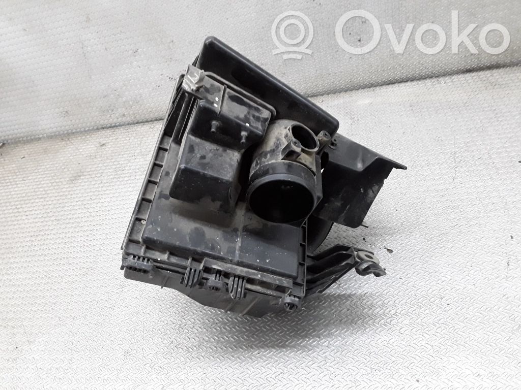 Mazda 5 Air filter box 