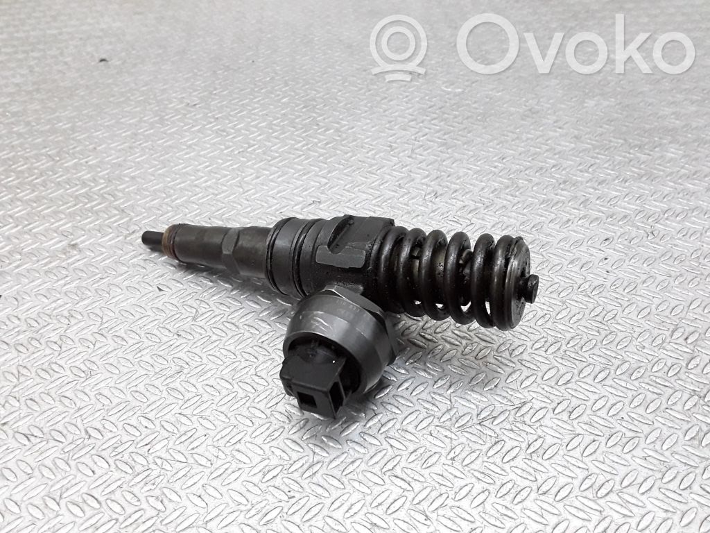 Inyector de combustible   038130073AG