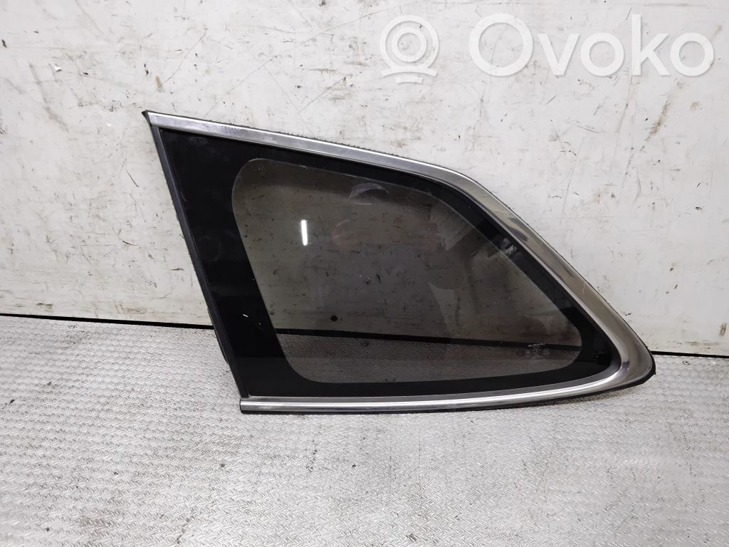 Vidrio lateral trasero