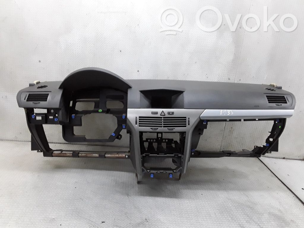 Opel Astra H Panelis 